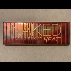 Urban Decay Naked Heat Eyeshadow Palette